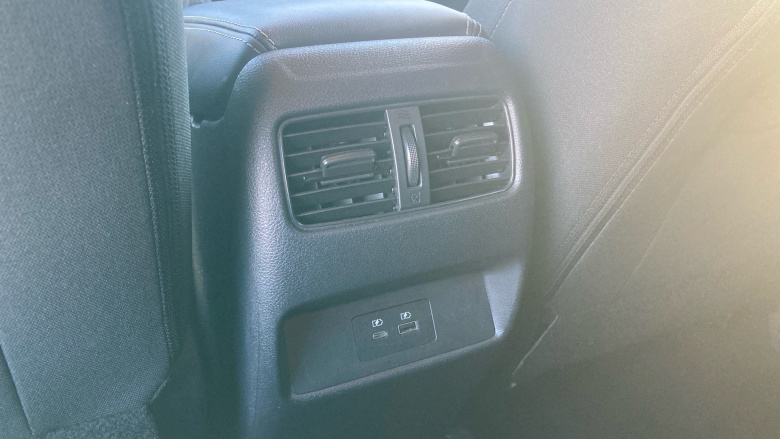 Nissan Qashqai 1.3 DiG-T MH N-Connecta 5dr Petrol Hatchback